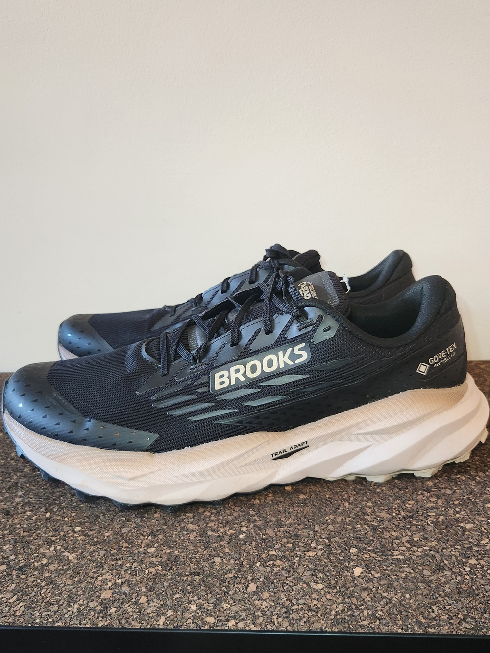 Brooks Cascadia 19 Gore-Tex Trail Running Shoes Mens Size 13